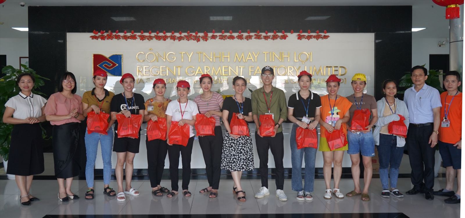 Nestlé Việt Nam tặng quà đoàn viên, người lao động nhân dịp Tháng Công nhân