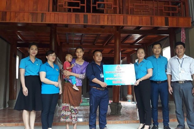 LĐLĐ Điện Biên: Trao hỗ trợ nhà Mái ấm CĐ cho đoàn viên khó khăn