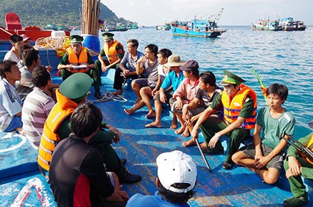 Đồn Biên phòng Thổ Châu (bộ đội biên phòng Kiên Giang): Mang kiến thức pháp luật đến với ngư dân