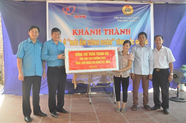 Bắc Giang: Hỗ trợ xây “Mái ấm CĐ” cho đoàn viên có hoàn cảnh khó khăn
