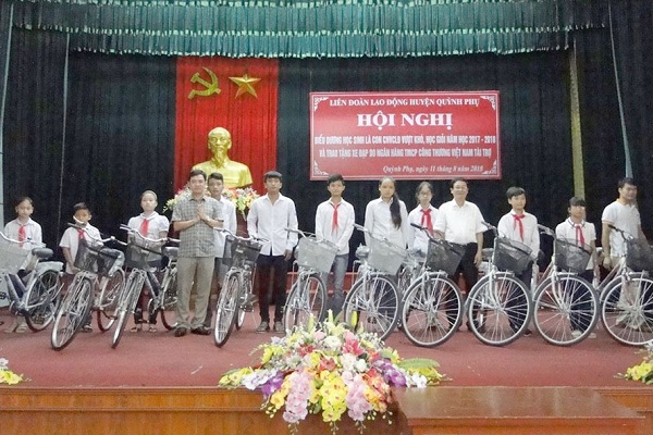 Thái Bình: LĐLĐ huyện Quỳnh Phụ tuyên dương các cháu học sinh giỏi, vượt khó