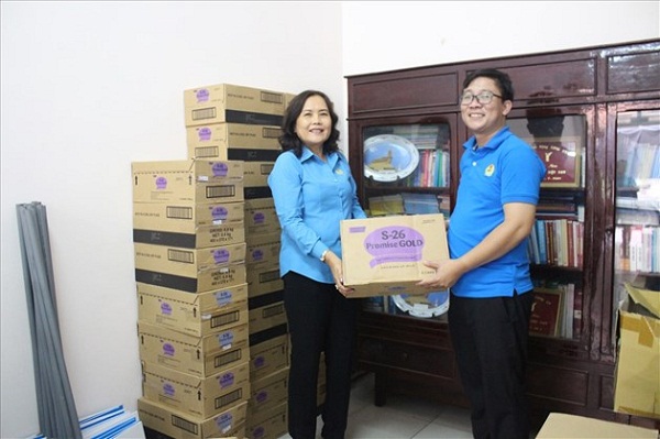 Tháng Công nhân 2018: Nestlé Việt Nam ủng hộ gần 700 triệu đồng quà tặng con CNLĐ ĐBSCL