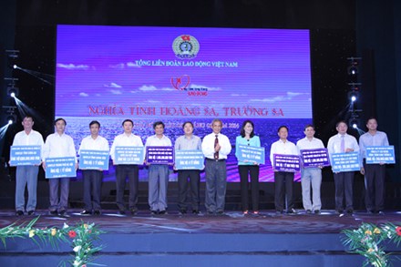 Chương trình “Góp một viên gạch xây dựng Khu Tưởng niệm chiến sĩ Gạc Ma”: LĐLĐ tỉnh Hưng Yên đăng ký ủng hộ thêm 500 triệu đồng