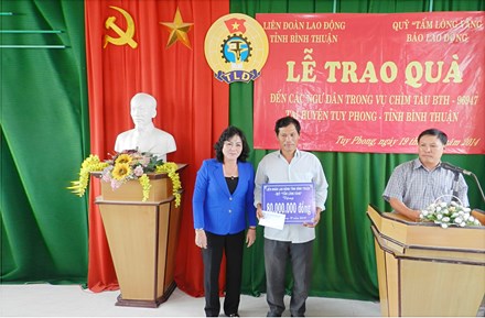 “Góp một viên gạch xây dựng Khu Tưởng niệm chiến sỹ Gạc Ma”: CNVCLĐ tỉnh Bình Thuận ủng hộ 2 tỷ đồng