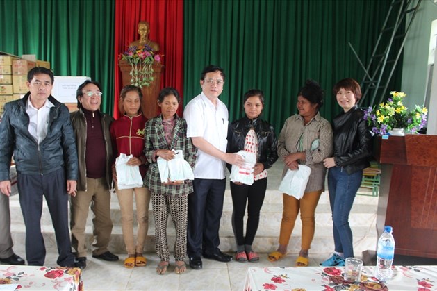 Báo Lao Động tặng 3.000 suất quà cho người nghèo tỉnh Gia Lai