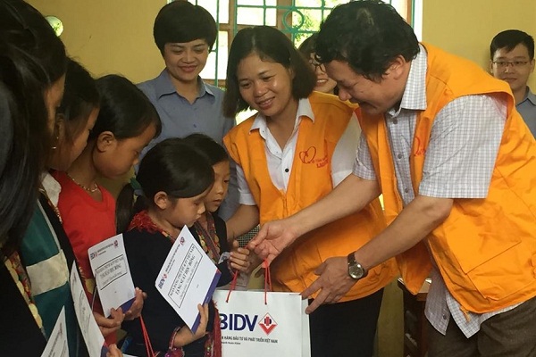 Quỹ Xã hội từ thiện Tấm lòng Vàng Lao Động hỗ trợ học sinh nghèo vùng cao
