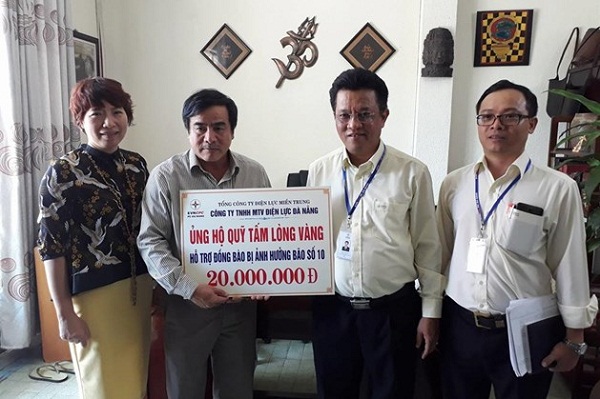 Công ty Điện lực Đà Nẵng ủng hộ 20 triệu đồng hỗ trợ đồng bào vùng bão lũ miền Trung