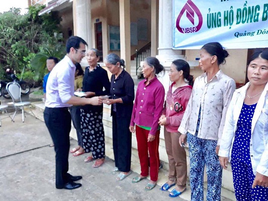 NGÂN HÀNG CHÍNH SÁCH XÃ HỘI: Hỗ trợ người dân Hà Tĩnh, Quảng Bình thiệt hại do bão